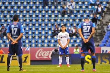 Antes del inicio de cada uno de los partidos, se guardó un minuto de silencio en memoria de las víctimas del sismo en Chiapas.