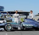 Mercedes luce su nueva espada en el debut de Lewis Hamilton