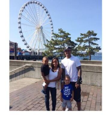 Isaiah Thomas (Suns) con su familia.