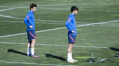 Griezmann y Jo&atilde;o F&eacute;lix en el entrenamiento del Atl&eacute;tico.
 