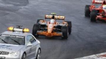 <b>CAOS.</b> La lluvia apareció y el caos se apoderó del Gran Premio.