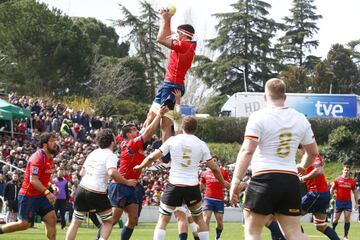 La selección española de rugby puso un pie en el Mundial de Rugby de Japón 2019 al ganar en Madrid a los germanos por 84-10.