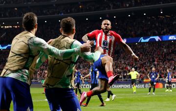 2-1. Memphis Depay celebra el segundo que marca en el minuto 87 de partido.