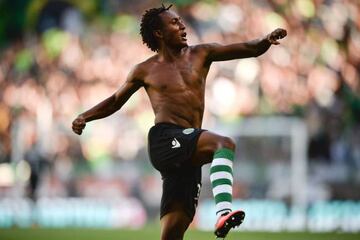 Gelson Martins celebra un gol con el Sporting.