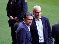 13/12/2025 SPORTING PARTIDO 2ª DIVISION
GIJON ESTADIO EL MOLINON SPORTING-GRANADA
IRARRAGORRI EN EL CESPED JUNTO AL PRESIDENTE GUERRA
FOTO PACO PAREDES