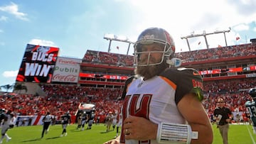 TAMPA, FL - SEPTEMBER 16: Ryan Fitzpatrick #14 of the Tampa Bay Buccaneers walks off the field after winning a game against the Philadelphia Eagles at Raymond James Stadium on September 16, 2018 in Tampa, Florida.   Mike Ehrmann/Getty Images/AFP
 == FOR NEWSPAPERS, INTERNET, TELCOS &amp; TELEVISION USE ONLY ==