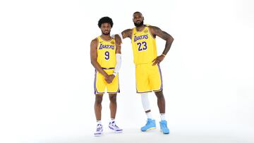 LeBron James y Bronny James Jr. durante el Media Day de Los Angeles Lakers.