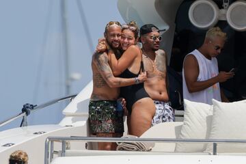 Las fotos de Neymar en Ibiza que suscitan comentarios