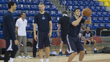 Ilyasova, ex del Barça, junto a Kanter y Sabonis.