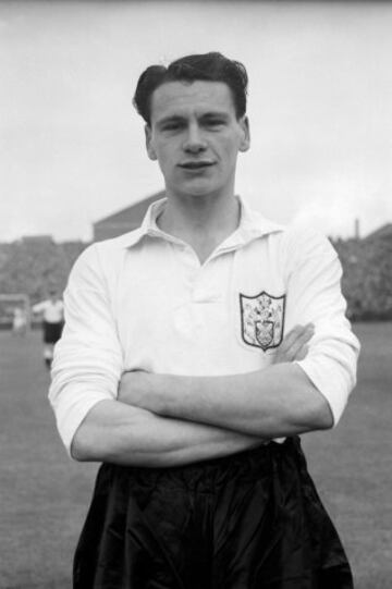 En 1933 nace el histórico del fútbol inglés, Boby Robson. Acá durante su paso por Fulham.