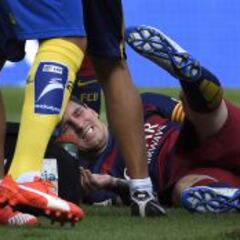 Messi se lesiona: ocho semanas de baja y Clásico corre peligro