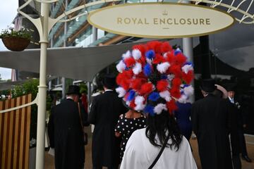 Esta semana se celebra en Ascot, al sur de Inglaterra, la tradicional y pintoresca carrera de caballos.