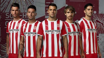 El Girona presenta la camiseta con barras verticales rojiblancas