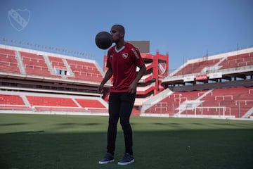 Luego de no recibir minutos en el América, el propio jugador pidió su salida del equipo y fue Independiente quien se interesó en el paraguayo.