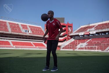 Luego de no recibir minutos en el América, el propio jugador pidió su salida del equipo y fue Independiente quien se interesó en el paraguayo.