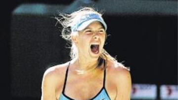<b>VICTORIA. </b>Sharapova celebra con un grito uno de sus puntos.