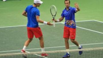 Berdych y Stepanek ganaron a la pareja argentina.