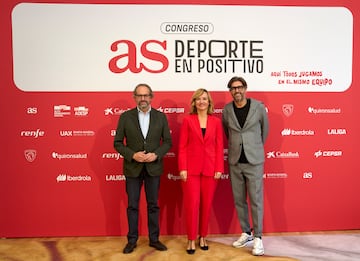 Juan Cantón, director general de Prensa de PRISA Media, junto a la ministra Pilar Alegría y el director de AS, Vicente Jiménez.