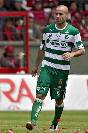 El español llegó con el antecedente de haber jugado en la cantera del FC Barcelona, lo que sin duda es sinónimo de talento y capacidad. En su primer torneo con Santos Laguna tuvo una primera fase irregular. Sin embargo, en la liguilla de convirtió en titular indiscutible y fue importante para que los de Torreón alzaran el título.