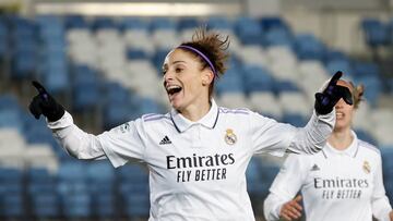 MADRID, 01/01/2023.- La delantera del Real Madrid Esther González celebra tras marcar el cuarto gol ante la Real Sociedad, durante el partido de Liga en Primera División que disputan este miércoles en el estadio Alfredo Di Stéfano. EFE/Juanjo Martín
