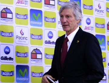 José Néstor Pékerman se fue de la Selección Colombia. El técnico argentino se va después de seis años, la clasificación a dos mundiales, descubrir nuevos talentos y figuras para el fútbol colombiano y el récord de partidos dirigidos con el equipo nacional. Acá unas imágenes para el recuerdo. ¡Gracias Profe!