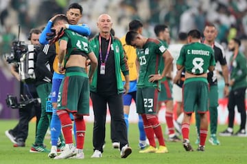 Jugadores de la Selección Mexicana después de ser eliminados de la Copa del Mundo.