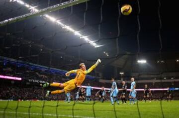 Manchester City de Manuel Pellegrini desperdició una clara ventaja y terminó empatando.