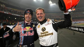 Sebastian Vettel y Michael Schumacher en la Copa de Naciones de 2009.