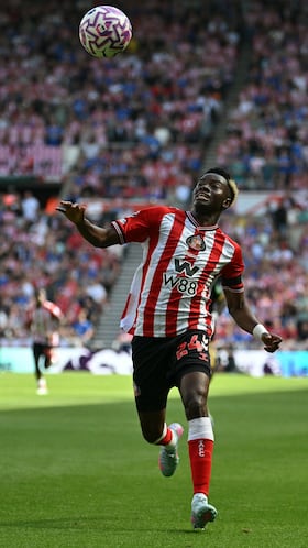 Sunderland's English Ivorian #24 Simon Adingra controls the ball during the English Premier League football match between Sunderland and West Ham United at The Stadium of Light in Sunderland in north east England on August 16, 2025. (Photo by ANDY BUCHANAN / AFP) / RESTRICTED TO EDITORIAL USE. No use with unauthorized audio, video, data, fixture lists, club/league logos or 'live' services. Online in-match use limited to 120 images. An additional 40 images may be used in extra time. No video emulation. Social media in-match use limited to 120 images. An additional 40 images may be used in extra time. No use in betting publications, games or single club/league/player publications. /