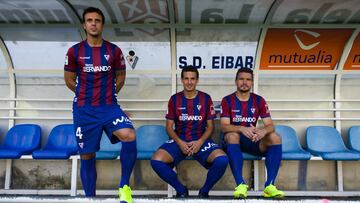LOS CAPITANES DEL EIBAR. TXEMA AÑIBARRO, MIKEL ARRUABARRENA y JON ERRASTI ENTREVISTA