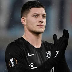 El Real Madrid presenta la primera oferta por Jovic: 45 M€