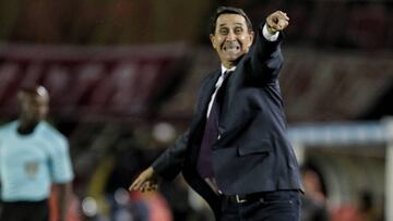 Bogotá. Noviembre 09 de 2019. En el estadio Nemesio Camacho El Campín, Independiente Santa Fe venció 2-1 a América de Cali, en el marco de primera fecha de los cuadrangulares finales de la Liga Águila II 2019. En la foto: Alexandre Borges Guimarães (Colprensa - Diego Pineda)