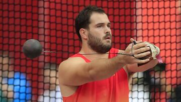 DOHA, QATAR - OCTOBER 01: Javier Cienfuegos of Spain competes in the Men's Hammer Throw qualification during day five of 17th IAAF World Athletics Championships Doha 2019 at Khalifa International Stadium on October 01, 2019 in Doha, Qatar. (Photo by Andy Lyons/Getty Images for IAAF)