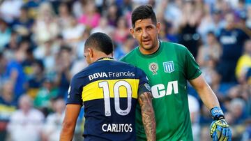 Se inició en San Lorenzo, luego tuvo un paso por Boca Juniors y antes de firmar en Colo Colo era arquero de Racing. Hace poco tuvo una polémica salida de Macul.