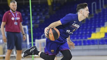 Thomas Heurtel entrenando bajo la mirada de Jasikevicus. Los rumores de su delicada relación aumentan.