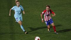 B&aacute;rbara (Barcelona) y Amanda (Atl&eacute;tico) en el partido de la Liga Iberdrola que enfrent&oacute; a ambos equipos en octubre de 2017 en el Cerro del Espino.