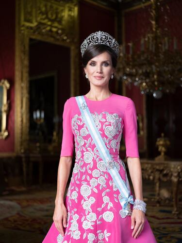 Los Reyes, la Princesa Leonor y la Infanta Sofía estrenan retratos oficiales