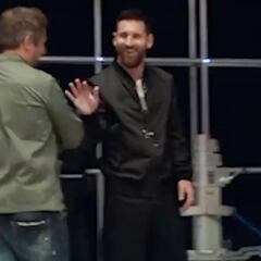 Messi's tasty trick shot leaves last can standing