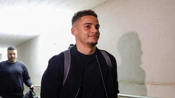 Max Aarons, en Manises (David González)