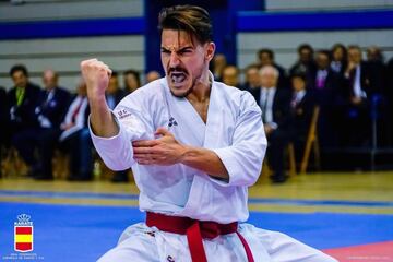 El mlague?o pertenece al club Al Ahli de Dubai y es el actual N? 1 del Ranking Mundial de Katas de la World Karate Federation, lugar que ostenta desde 2015. En categora Absoluta suma un total de 111 medallas: 75 internacionales (31 oros, 28 platas y 16 bronces) y 36 nacionales (21 oros, 10 platas y 5 bronces).