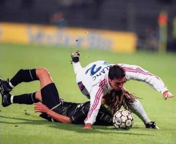 Se rompió la rótula en un partido con el Helsingborg.