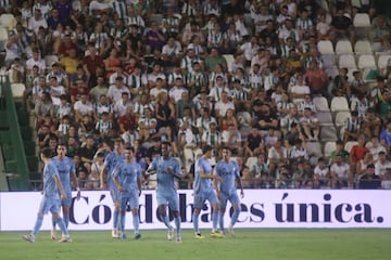 Los jugadores del Burgos festejan la remontada