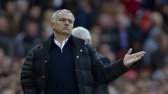 Jose Mourinho durante el partido ante el Stoke City. 