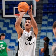 El Unicaja ata a Tyson Pérez