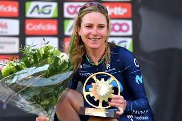 La corredora neerlandesa que pertenece al equipo Movistar es la principal favorita para ganar esta edici車n. Es la actual ganadora del Giro Donne, el giro femenino, el cual lo ha ganado tres veces. Su carrera est芍 llena de 谷xitos. Debut車 en 2007 y desde entonces no ha dejado de cosechar victorias. En los tres Juegos Ol赤mpicos en los que particip車, gan車 2 oros en contrarreloj y una plata en ruta. En el Campeonato Mundial de ciclismo consigui車 tres oros, tres platas y dos bronces. Por su parte, en el Campeonato del Mundo, obtuvo la plata.