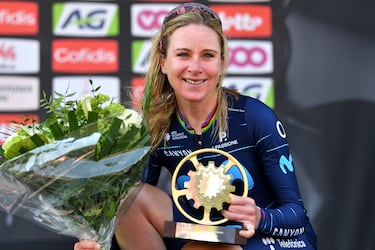 La corredora neerlandesa que pertenece al equipo Movistar es la principal favorita para ganar esta edición. Es la actual ganadora del Giro Donne, el giro femenino, el cual lo ha ganado tres veces. Su carrera está llena de éxitos. Debutó en 2007 y desde entonces no ha dejado de cosechar victorias. En los tres Juegos Olímpicos en los que participó, ganó 2 oros en contrarreloj y una plata en ruta. En el Campeonato Mundial de ciclismo consiguió tres oros, tres platas y dos bronces. Por su parte, en el Campeonato del Mundo, obtuvo la plata.