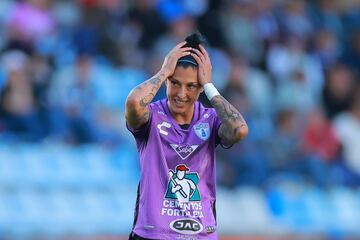 La jugadora de la selección española femenina y reciente campeona del mundo ha reaparecido con su club, el Club de Fútbol Pachuca Femenil de la Primera División Femenil de México. Jenni salió en los últimos minutos de juego siendo recibida con una gran ovación y un gran tifo sobre la portería.