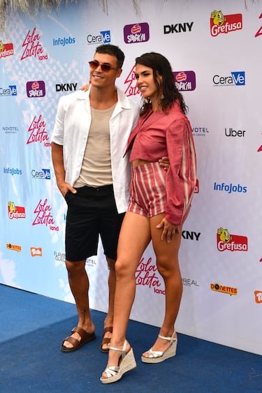 Kiko Jiménez y Sofía Suescun posa en el photocall.