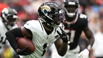 The Jags host the Bears at Tottenham Hotspur Stadium in London, with kickoff at 9:30 ET.