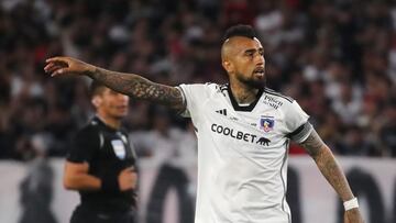 Vidal elige a los 2 jugadores del futuro en la Roja: uno es de la UC